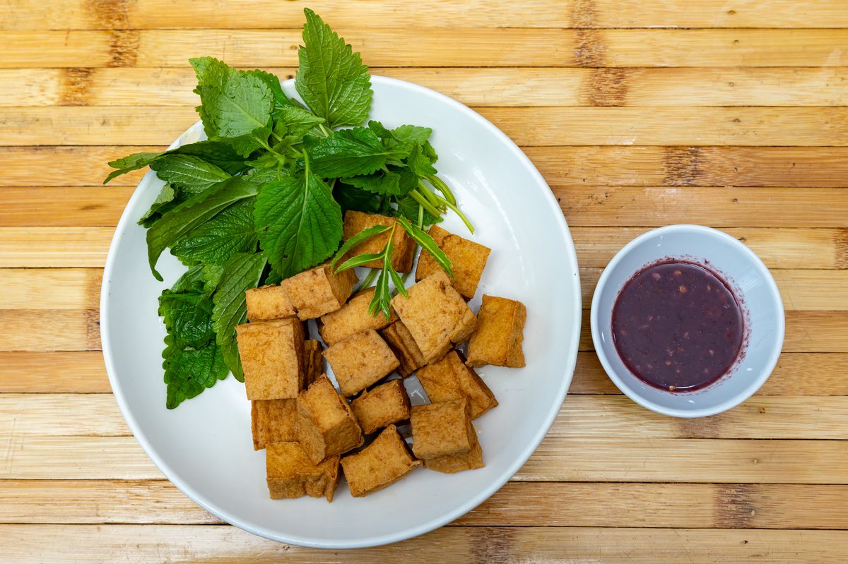 Đậu Hũ Chiên Giòn Chấm Mắm Tôm