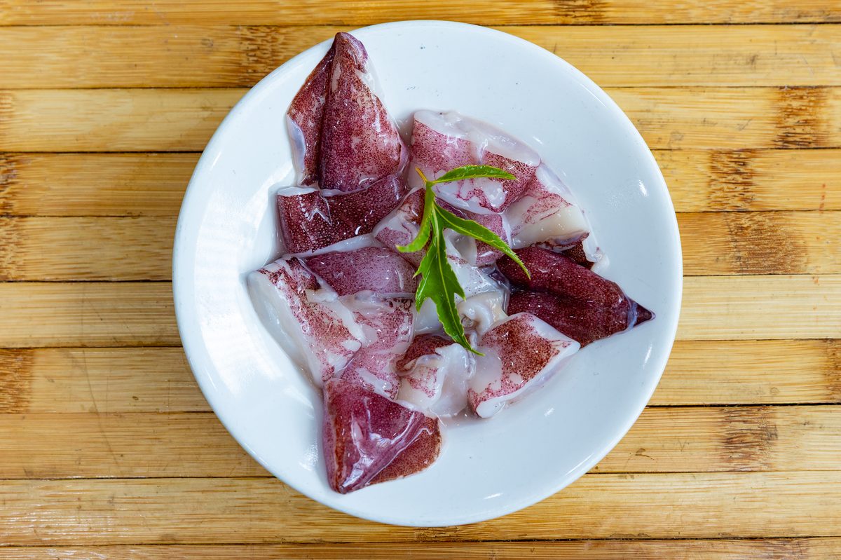 Mực Trứng Tươi Nhúng Lẩu