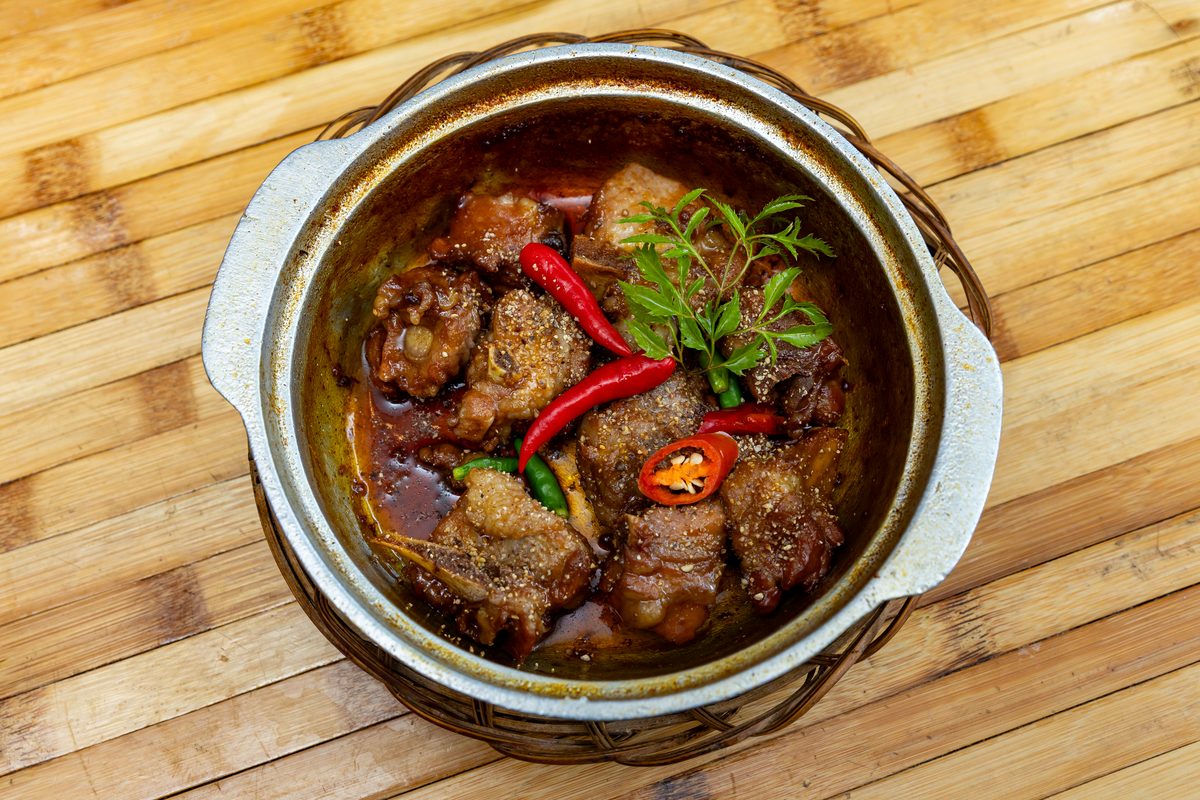 Sườn Non Kho Tộ Đinh Lăng